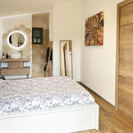 Le Petit Cabanon Provencal Βίλα Mane  Εξωτερικό φωτογραφία